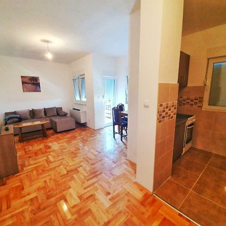 Apartman 44 Bijeljina Exterior foto